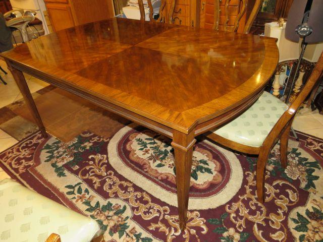 Drexel Tryon Manor dining table with 2 leaves, 8 chairs, and table protection covers 42" x 66" overa