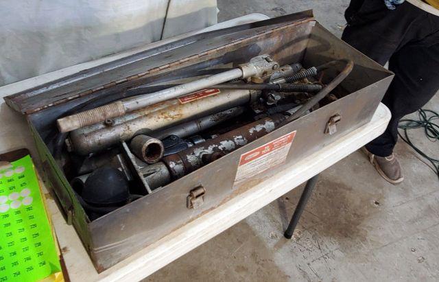 Dayton 10 ton porta power hydraulc auto body repair kit in steel case