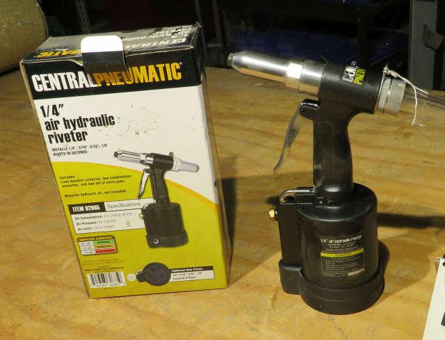 Central Pneumatic pneumatic1/4"  pop rivet gun