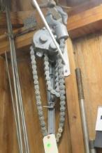 Yale 1 1/2 ton ratchet chain hoist