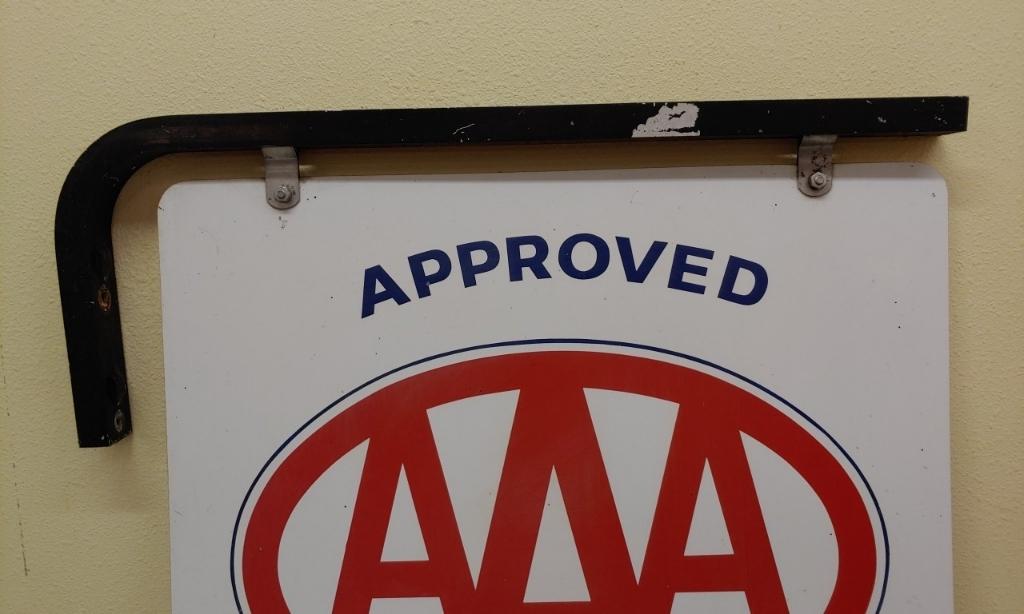 DS AAA  Auto Repair Service sign