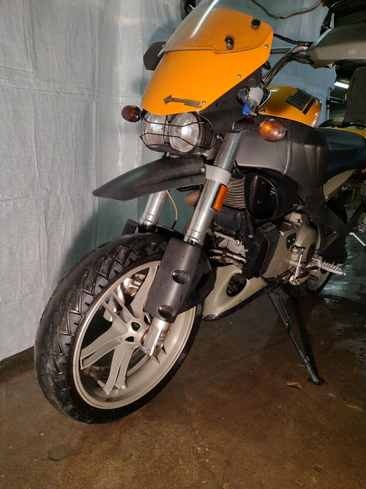 Motorcycle 2006 BUELL XB12X