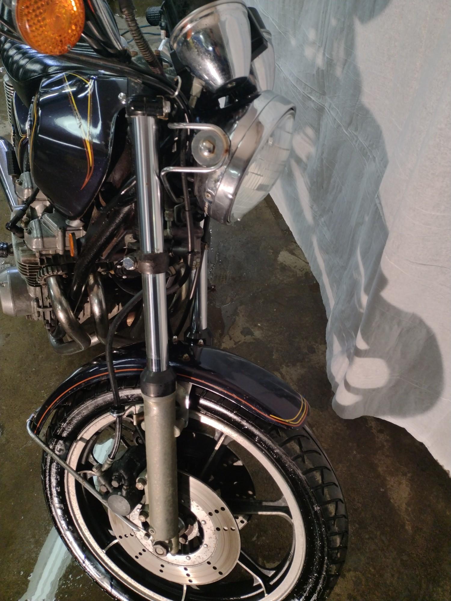 Motorcycle 1979 KAWASAKI SR650