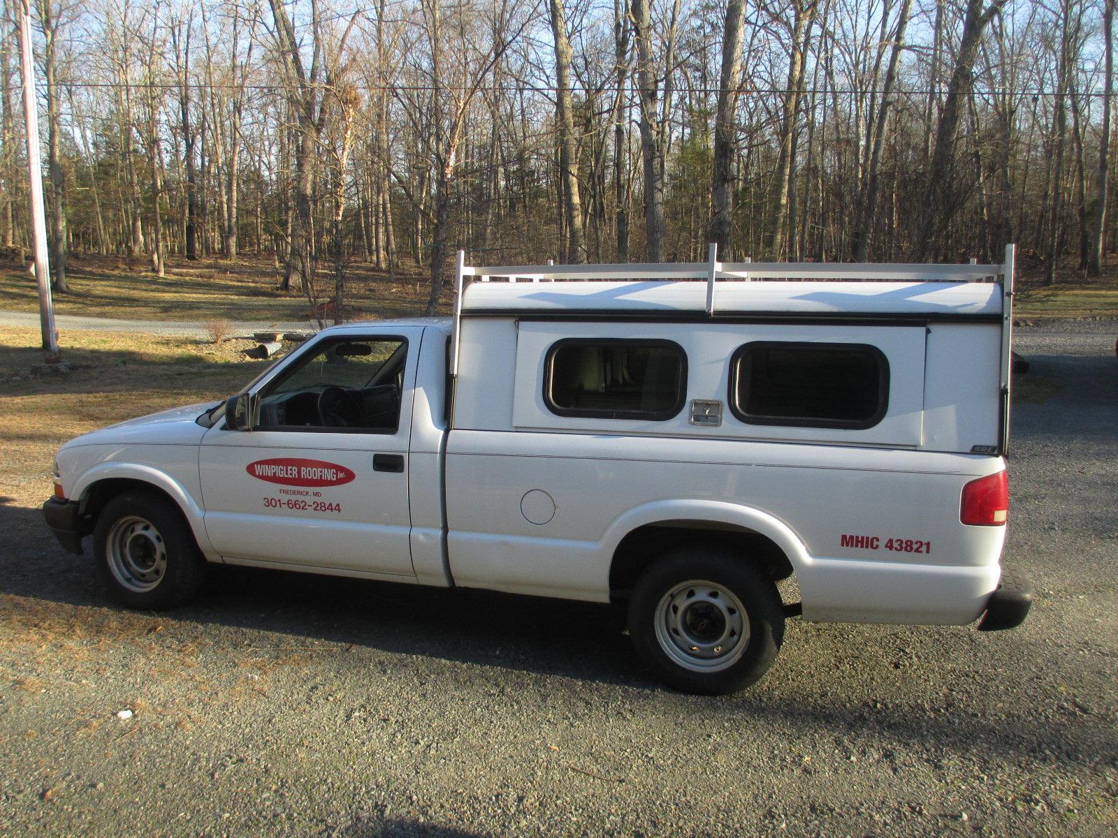 2003 CHEVROLET S-10 PICKUP WITH TOPPER 2 WD