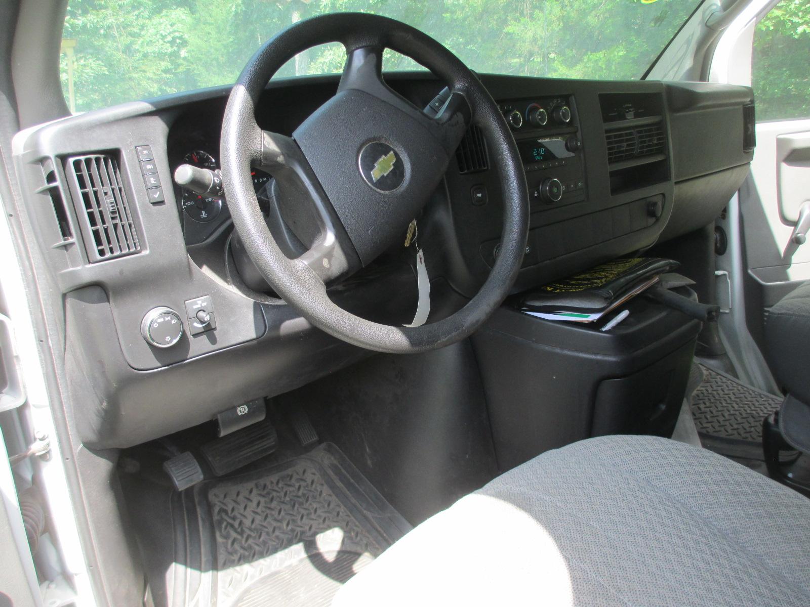 2011 CHEVROLET CARGO EXPRESS VAN-10000 LB GVW