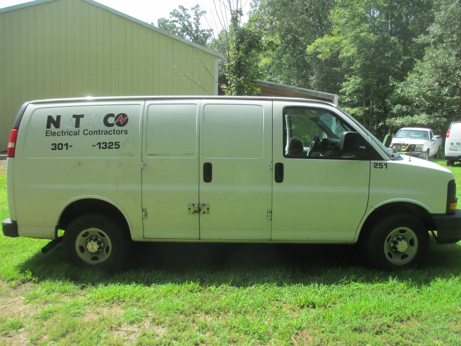 2011 CHEVROLET CARGO EXPRESS VAN-10000 LB GVW