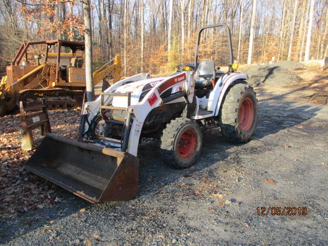 BOBCAT/IR CT445 COMPACT UTILTIY TRACTOR WITH 9TL LOADER