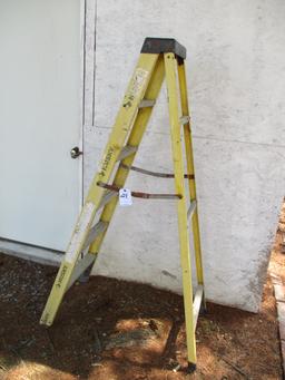 6 FT FIBERGLASS STEP LADDER-YELLOW