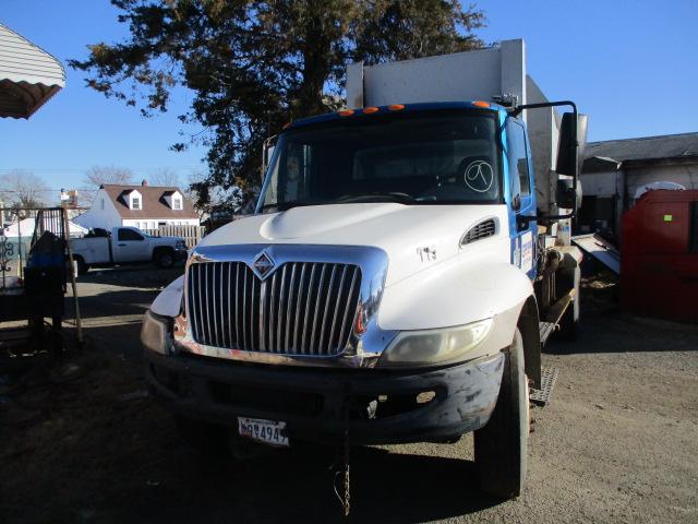 2009 INTERNATIONAL DURASTAR TRUCK WITH WAYNE 10 YD. TOMCAT SERIES SIDE PACKER BODY