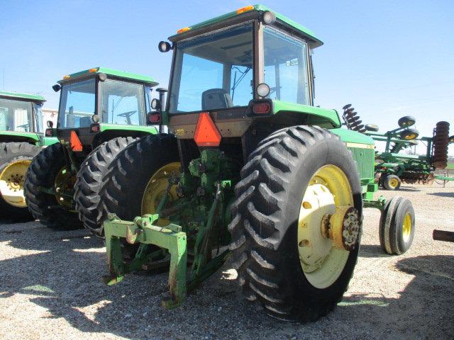 1313 4755 JOHN DEERE '90 C/A PS 2WD 18.4X42/DUALS 10813HRS S/N:RW4755P005067