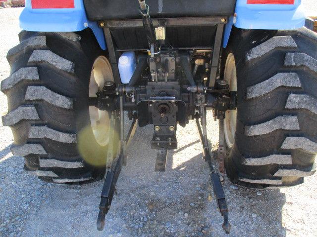 1337 3045 BOOMER NEW HOLLAND C/A MFD HST W/260TL NEW HOLLAND LOADER 903 HOURS S/N:Z9DB11599