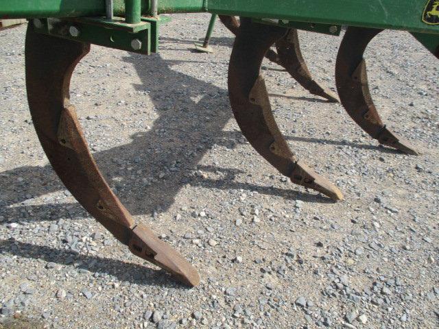 1393 915 JOHN DEERE 7 SHANK V-RIPPER S/N:1P0015XEDC010036