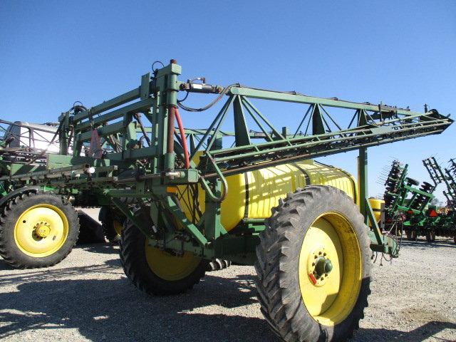 1565 SUMNER 1000 GALLON PULL SPRAYER S/N:0077