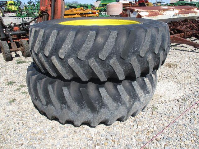 1584 20.8R42 JOHN DEERE INSIDE RIMS & TIRES