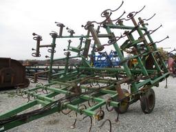 1608 960 JOHN DEERE WING FIELD CULTIVATOR S/N:N00960X011406