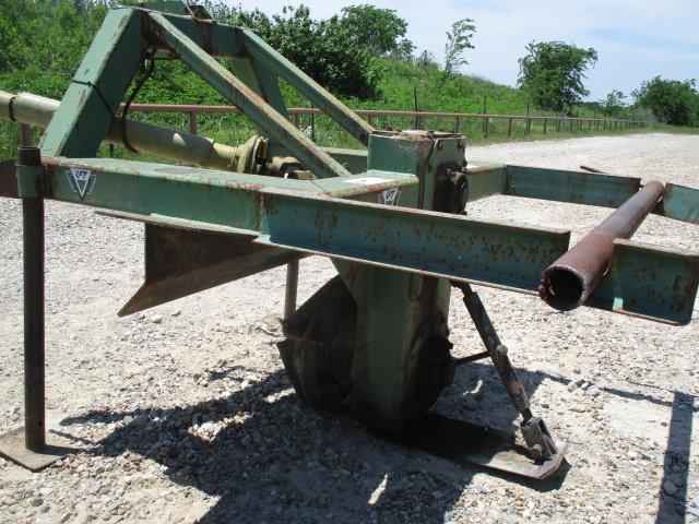 1985 3PT UFT DITCHER NO PTO