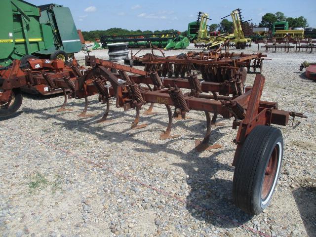 1965 55 IH CHISEL PLOW