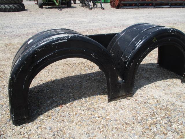 4959 SET OF SEMI-TRUCK FENDERS