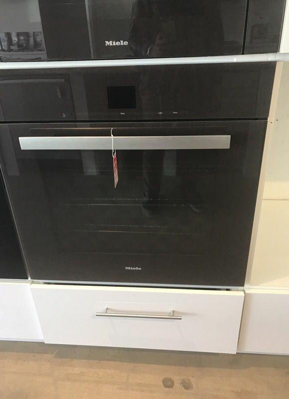 MIELE: 30" Convection Oven, PureLine, Truffle Brown  H6680BP