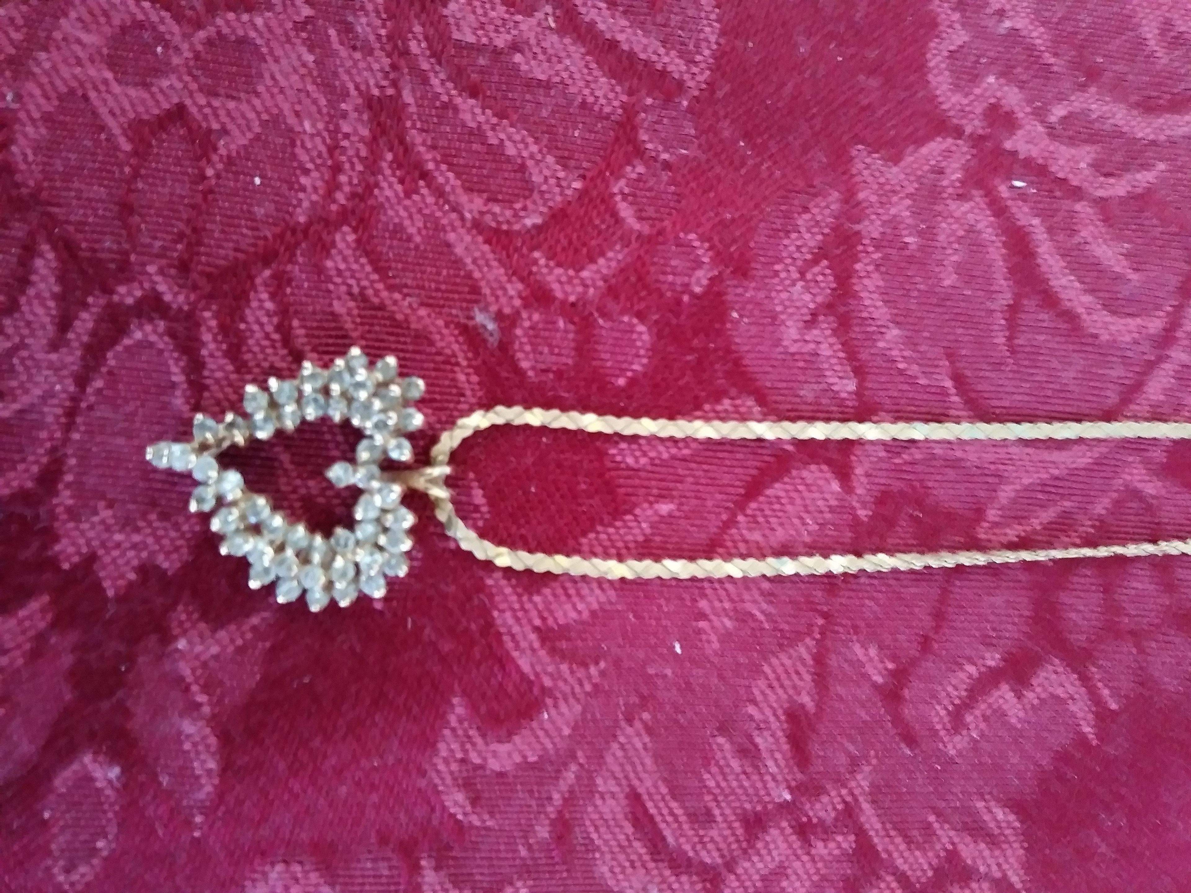 Ladies 14K Gold Chain W/ Heart Charm - Diamond Stones in Charm