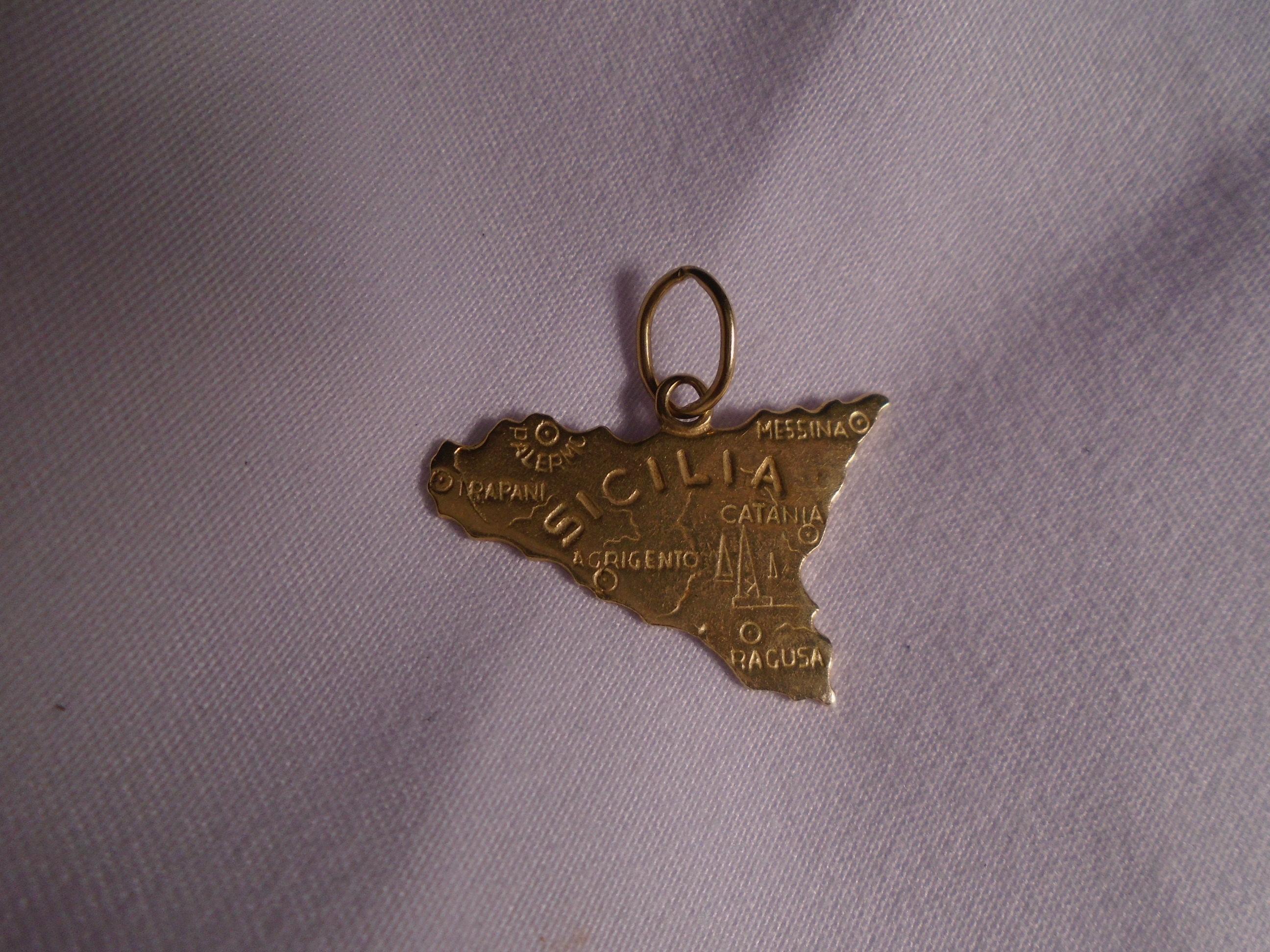 14kt yellow gold pendant, in the shape of Sicily.