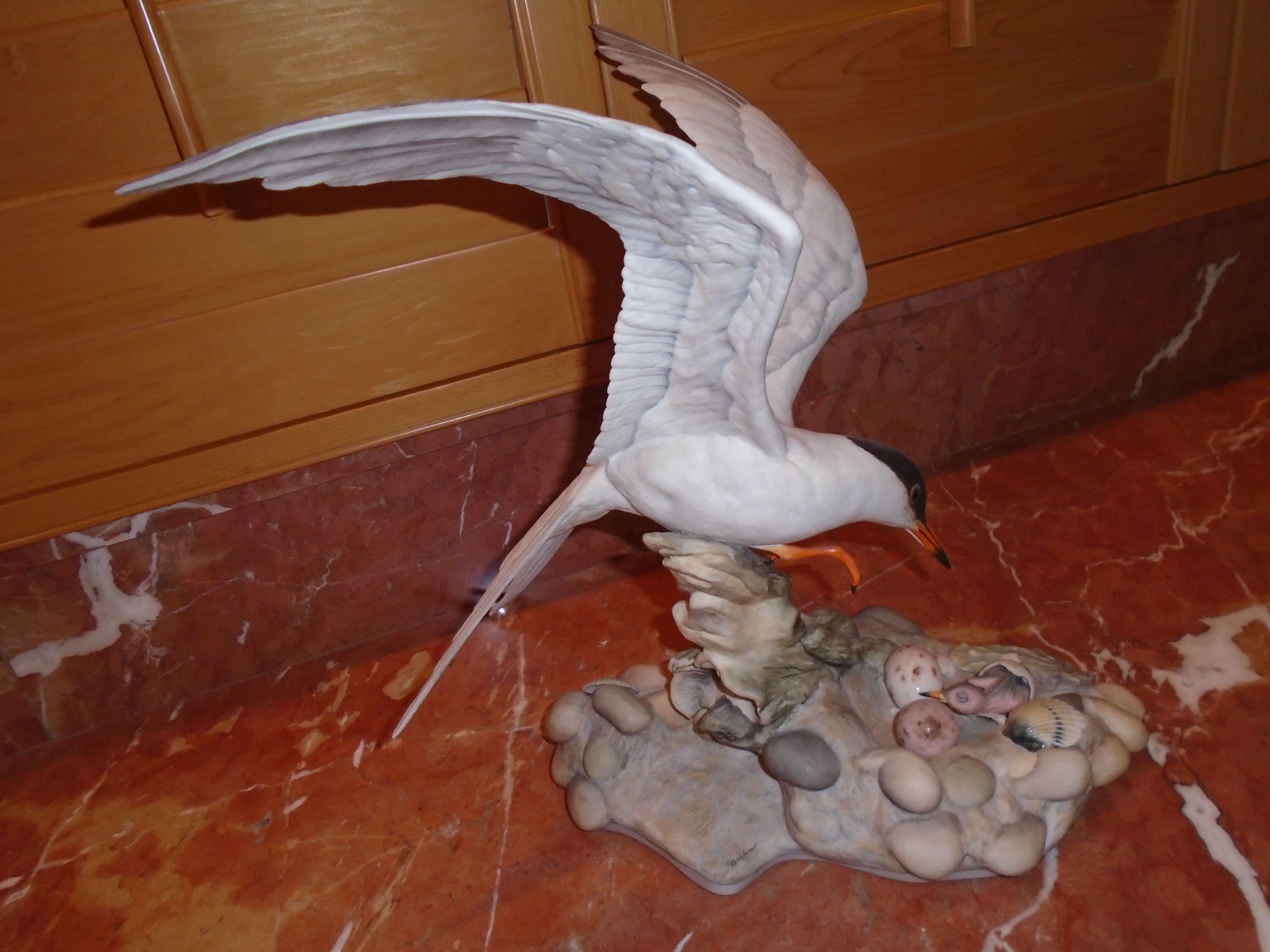 Boehm Porcelain sculpture Common Tern. Seagull with eggs. Limited Edition.