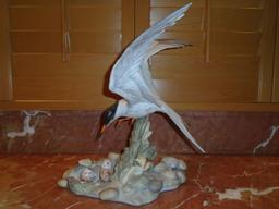 Boehm Porcelain sculpture Common Tern. Seagull with eggs. Limited Edition.