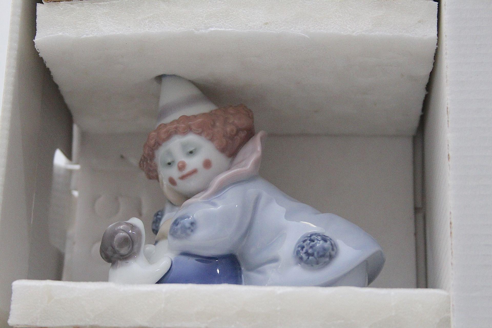 LLADRO CLOWN W/DOG AND BALL