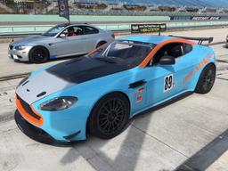 Aston Martin V8 Vantage GT4