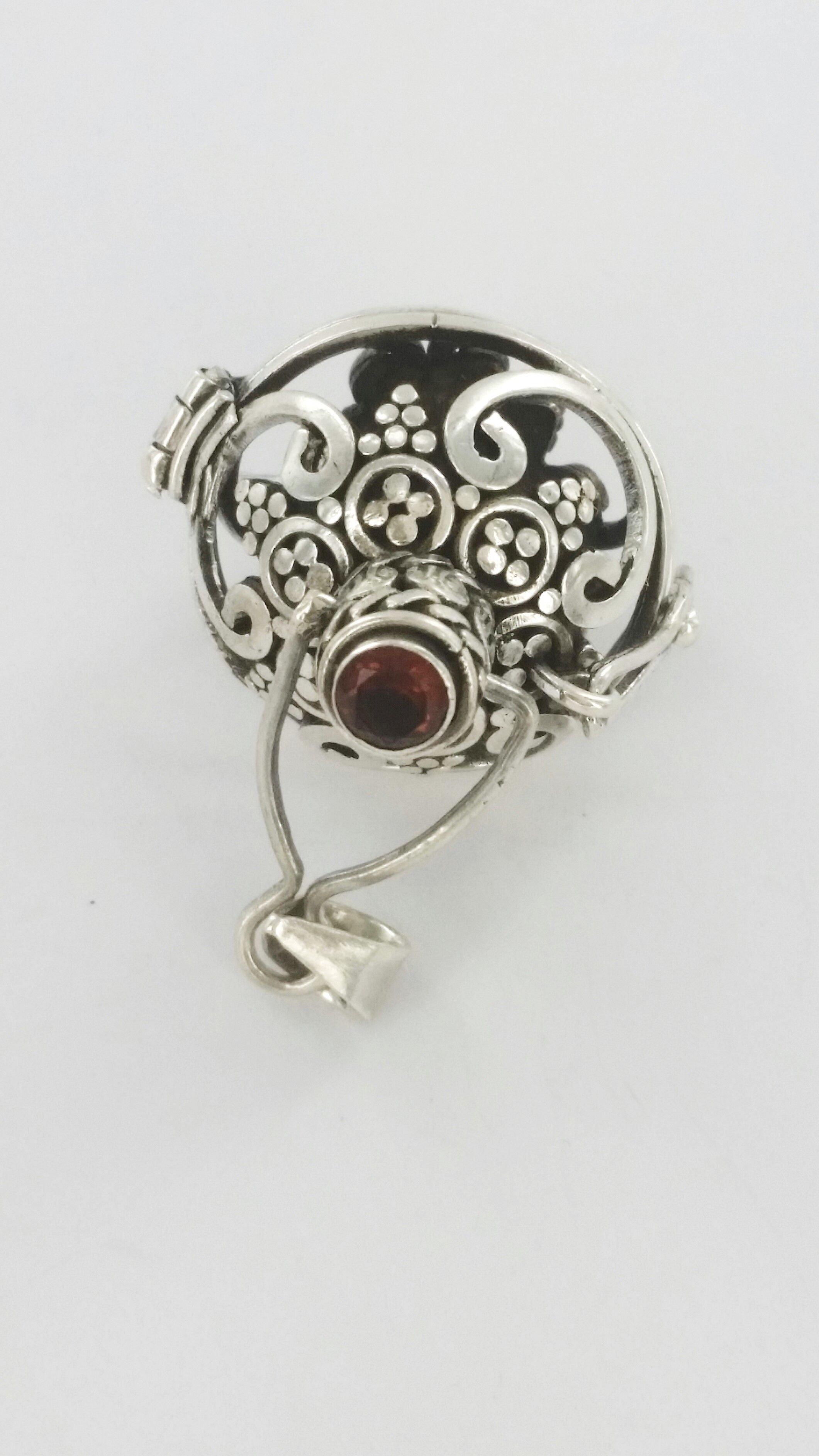 Silver / 925 Necklace Trinket / Pendant / Charm & Necklace