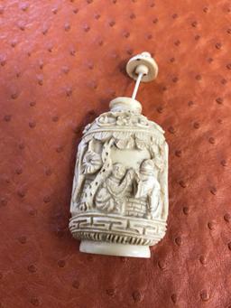 Antique Chinese timeless beautifully designed small ivory bone carved sniff bottle