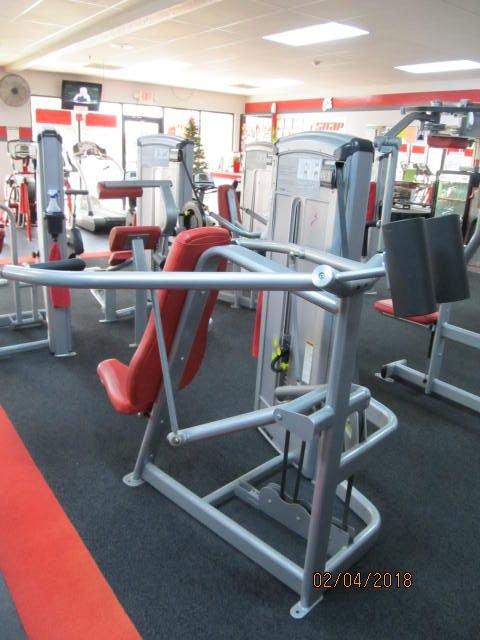 Cybex VR3 Overhead Press