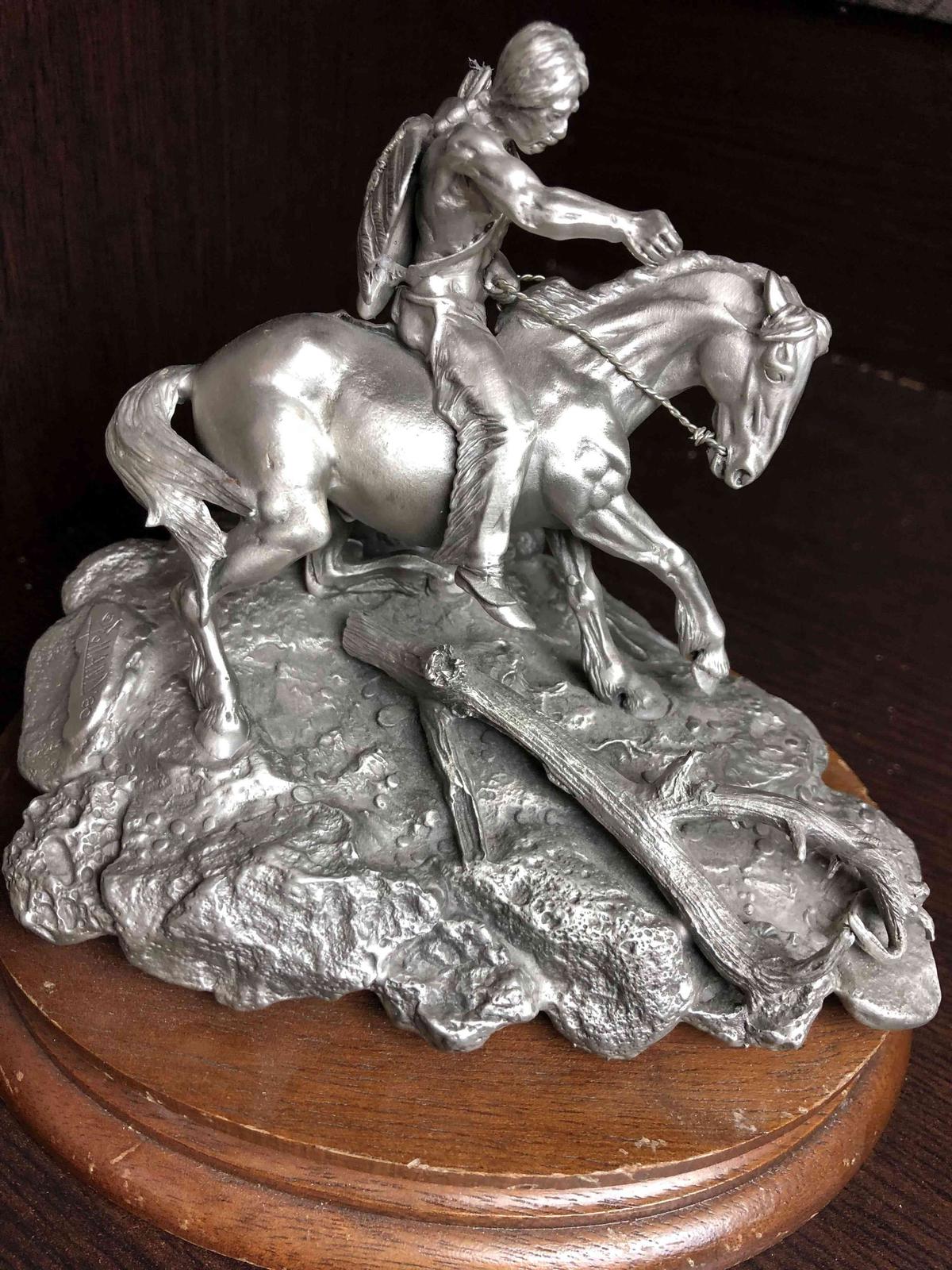 Pewter, great collectable sculpture 'ENEMY TRACKS' Indian riding the Horse, signed and numbered coll