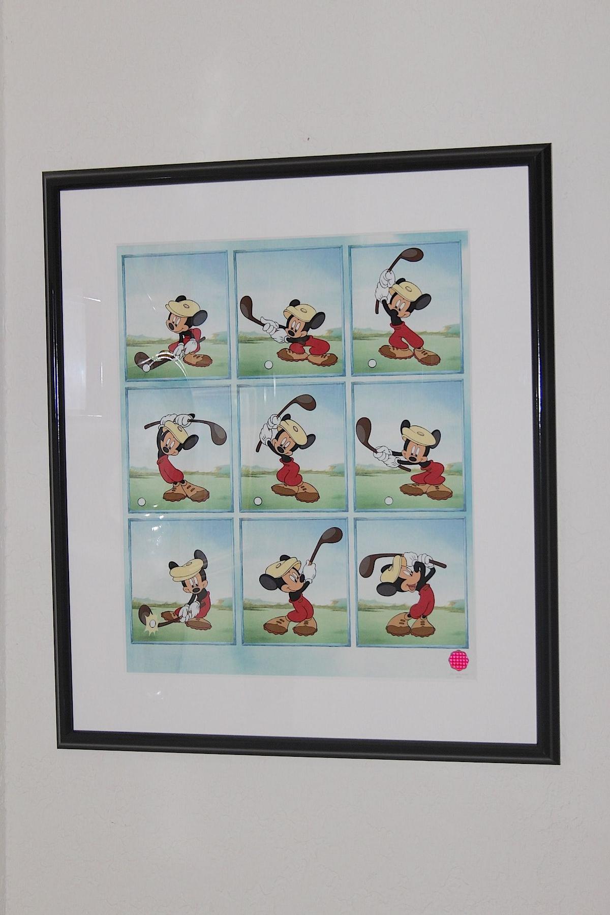 MICKEY PLAYING GOLF