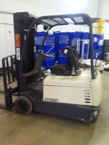 CROWN Electric Fork Lift