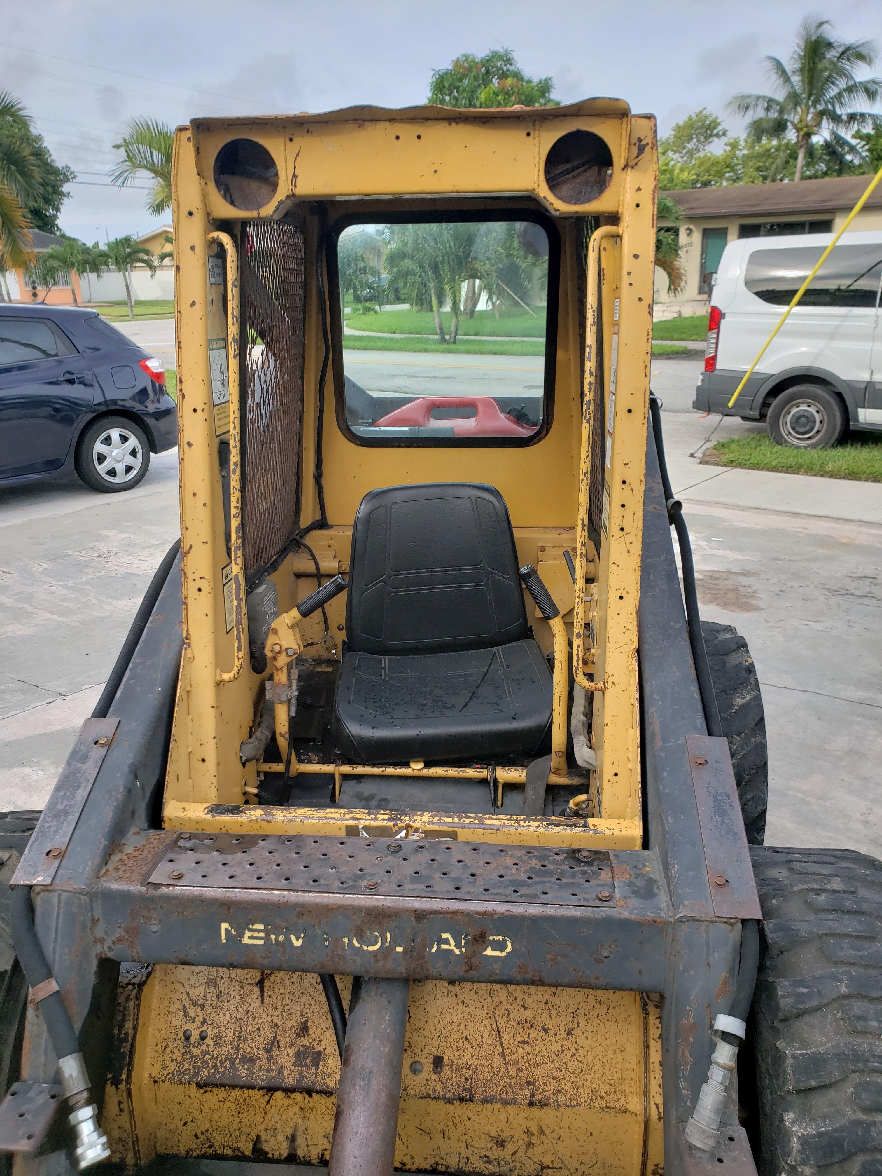 New Holland Bobcat Model L553 Diesel Skid Steer Hours 2195 Runs Great