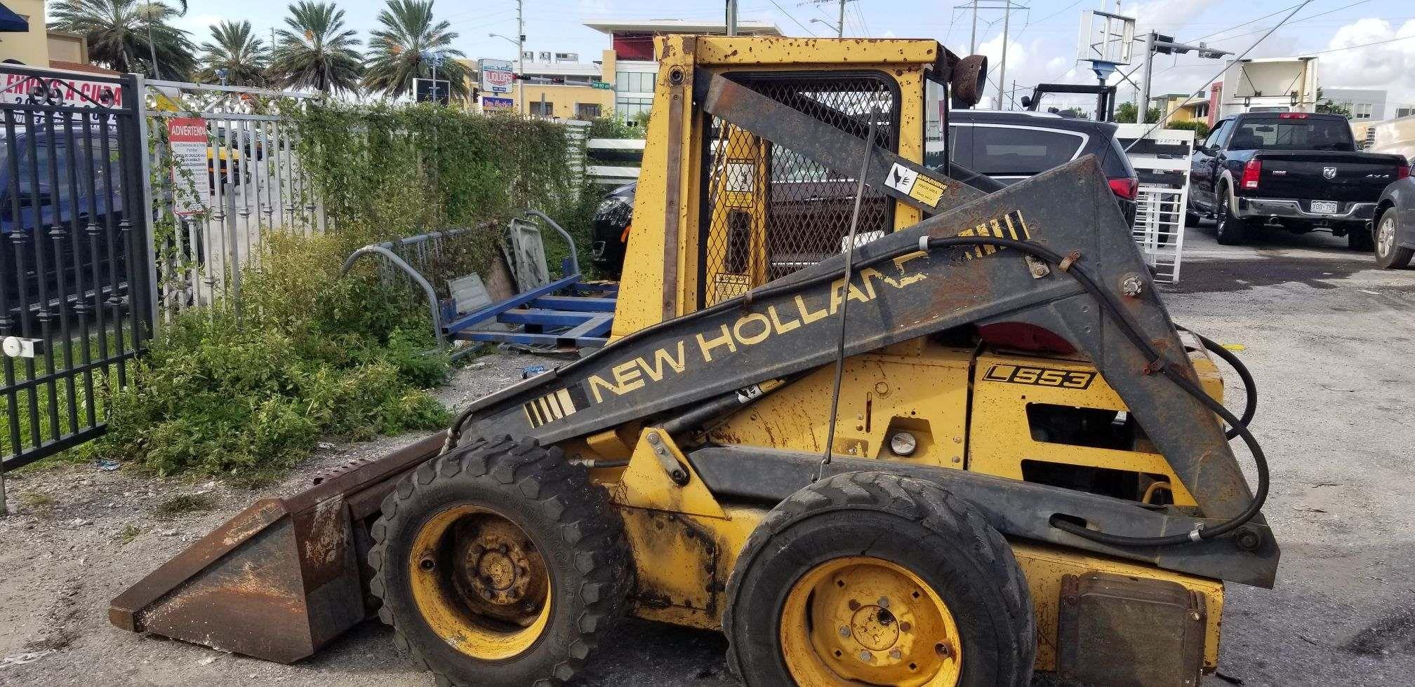 New Holland Bobcat Model L553 Diesel Skid Steer Hours 2195 Runs Great