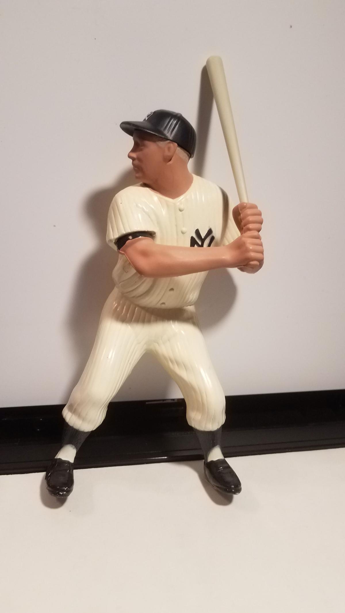 MICKEY MANTLE VINTAGE STATUE