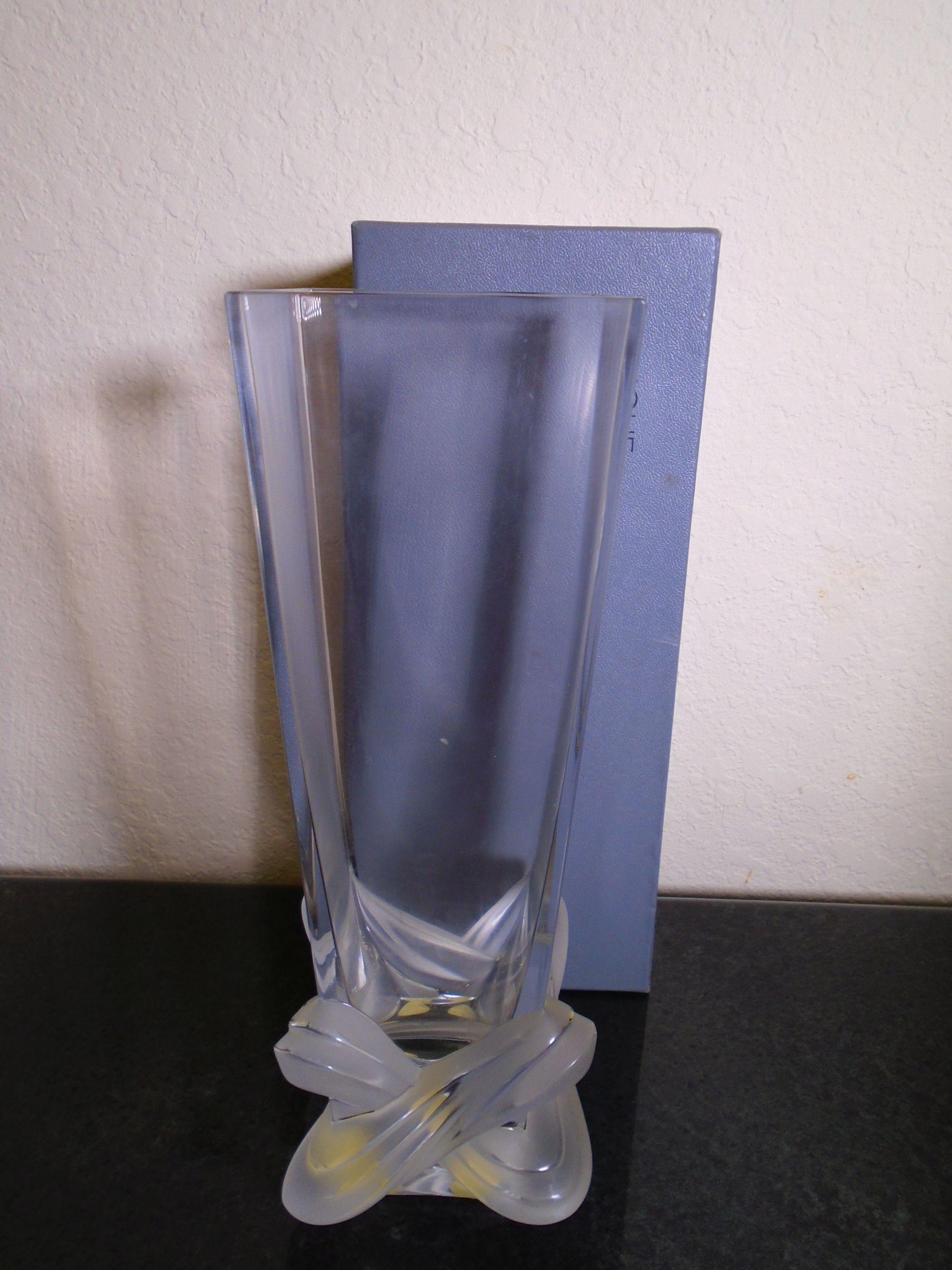Lalique clear crystal vase.