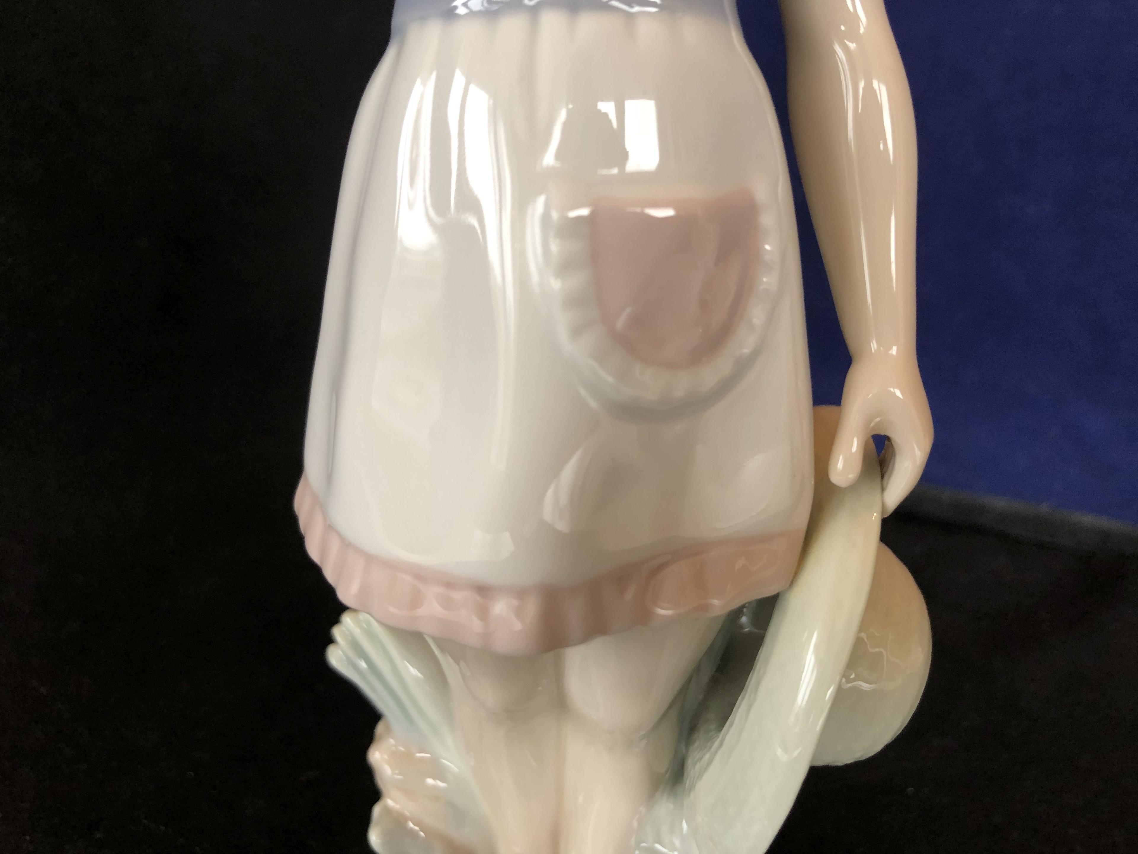 Lladro Figurine