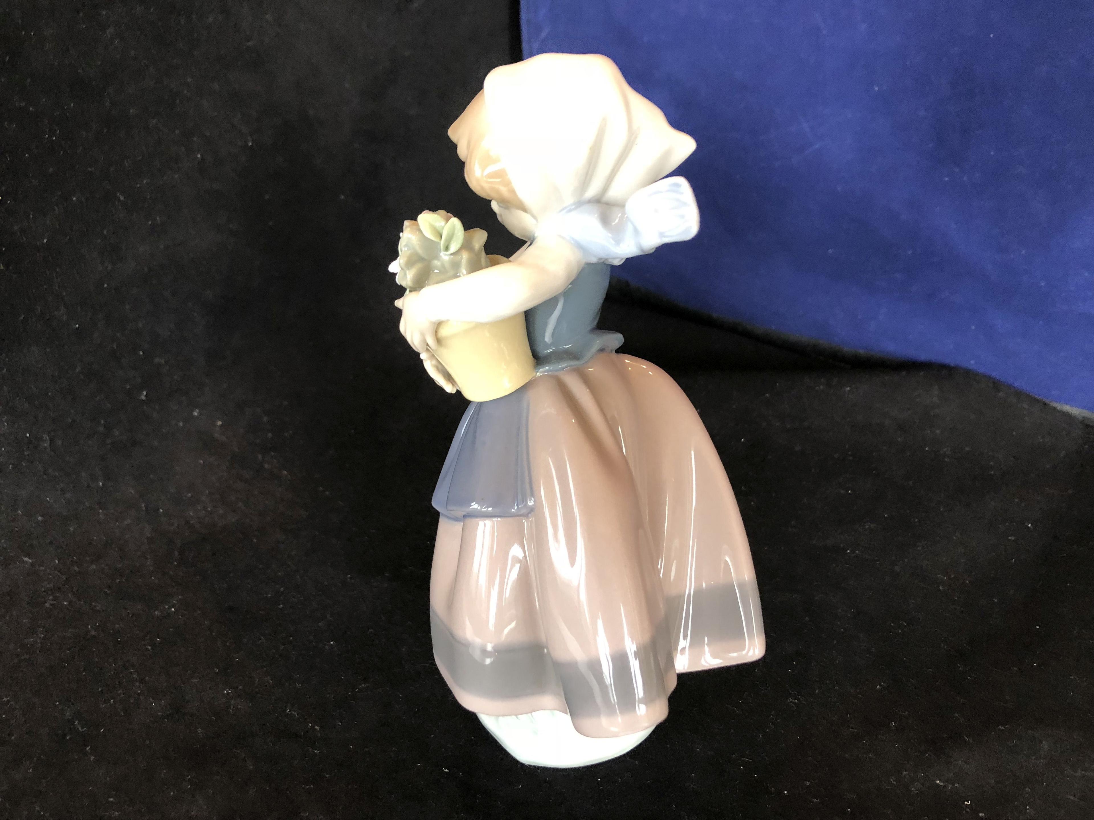 Lladro Figurine