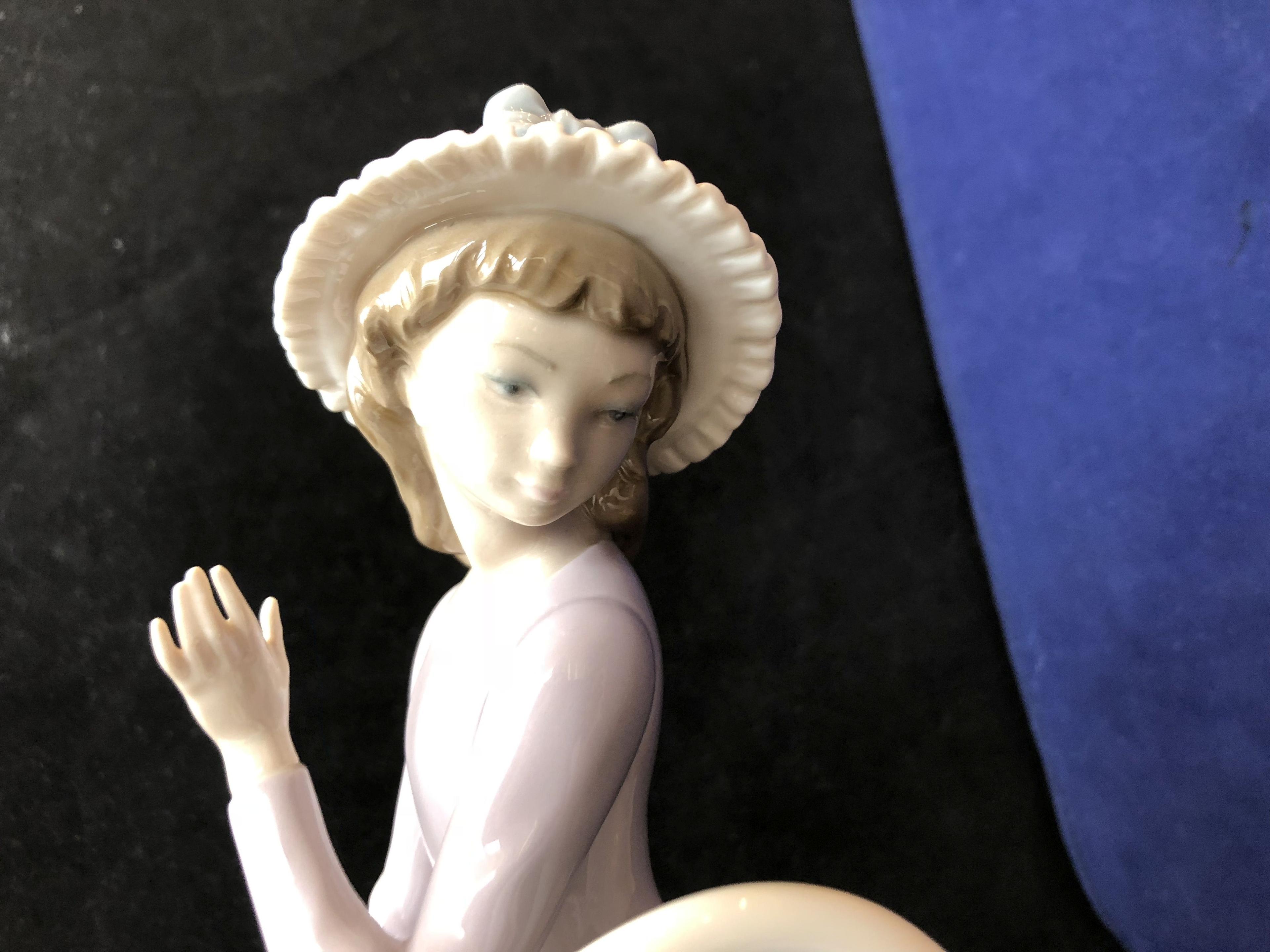 Lladro Figurine