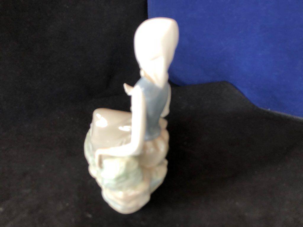 Lladro Figurine