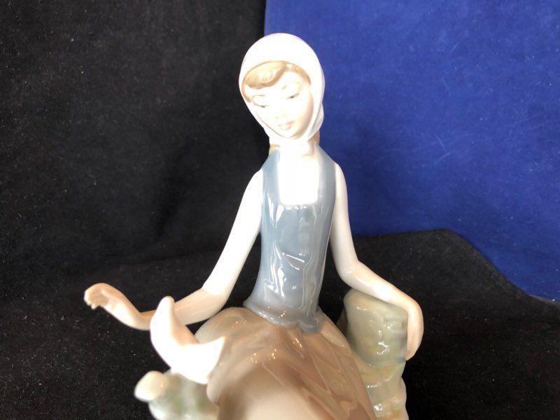 Lladro Figurine