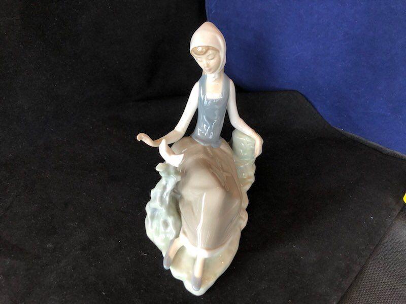 Lladro Figurine