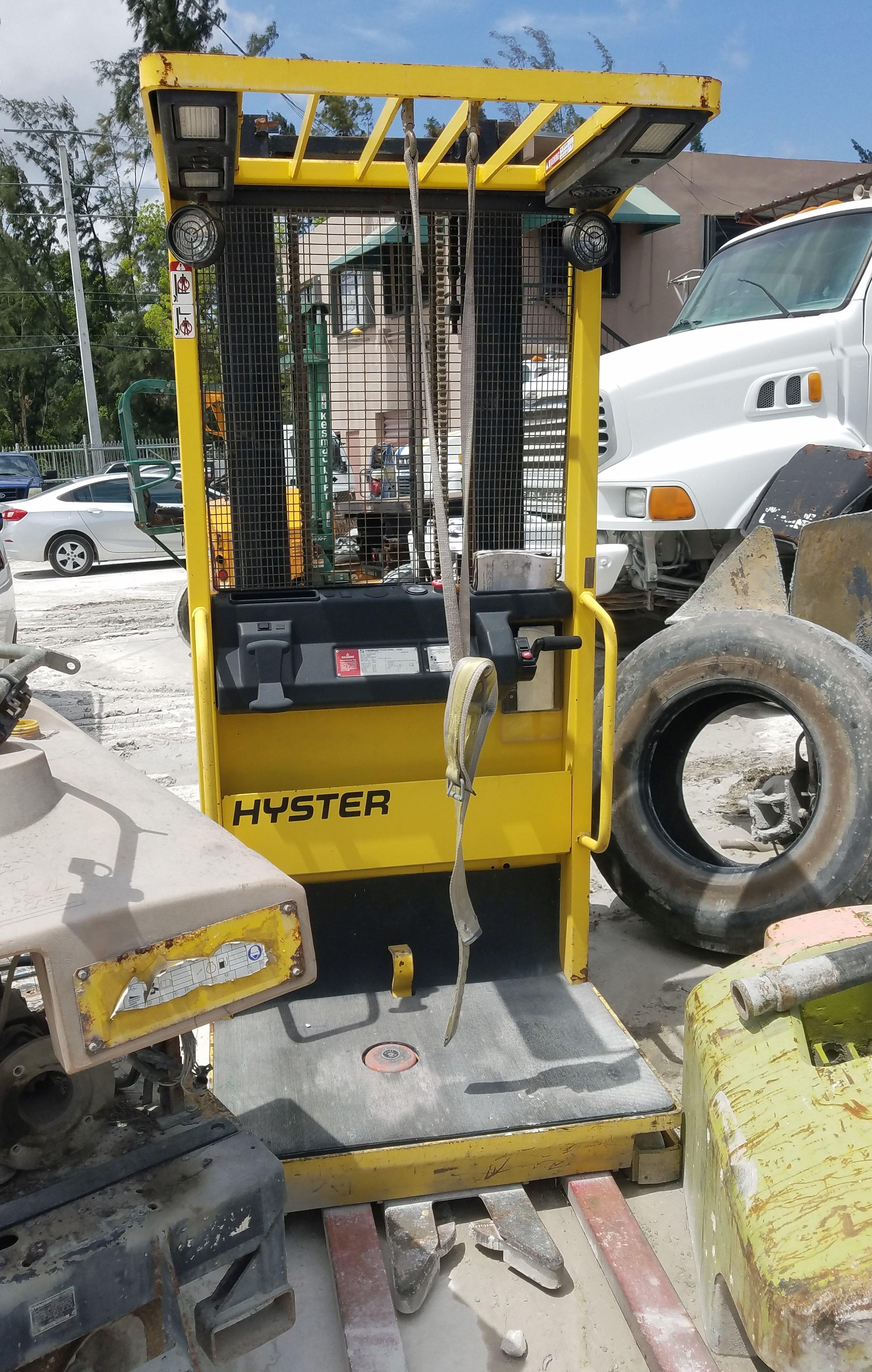 Yale Electric Forklift Low Hours with Charger