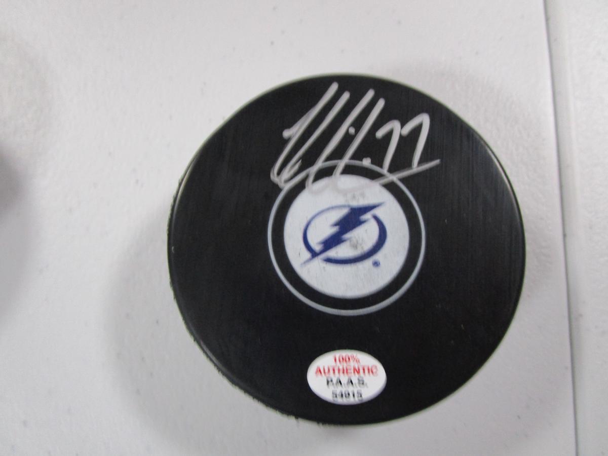 Victor Hedman of the Tampa Bay Lightning signed autographed logo hockey puck PAAS COA 915
