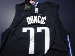 Luka Doncic of the Dallas Mavericks signed autographed basketball jersey PAAS 148