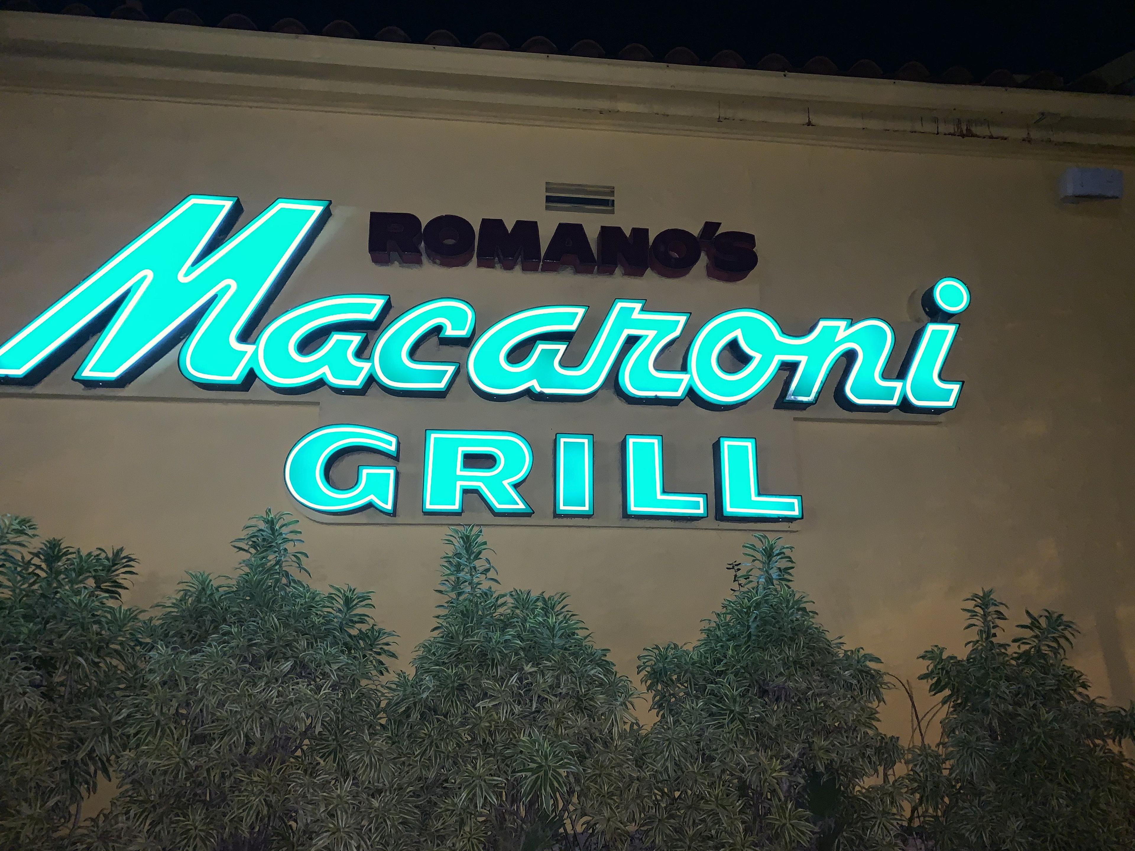 Outdoor Sign "Macaroni Grill"