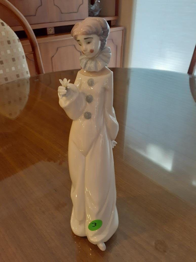 Lady Clown holding flower - Lladro - Daisa 2003